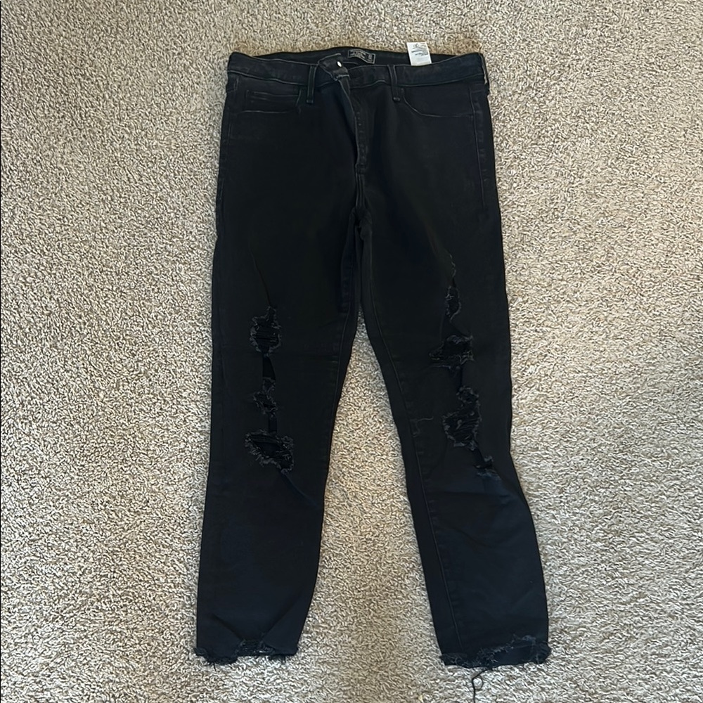 Abercrombie & Fitch Black Distressed High Rise Ankle